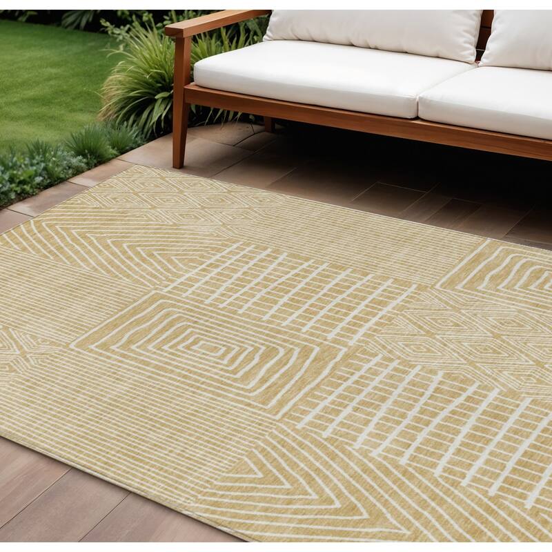 HomeRoots Geometric Transitional Rectangle Outdoor Rug - 10' X 14'