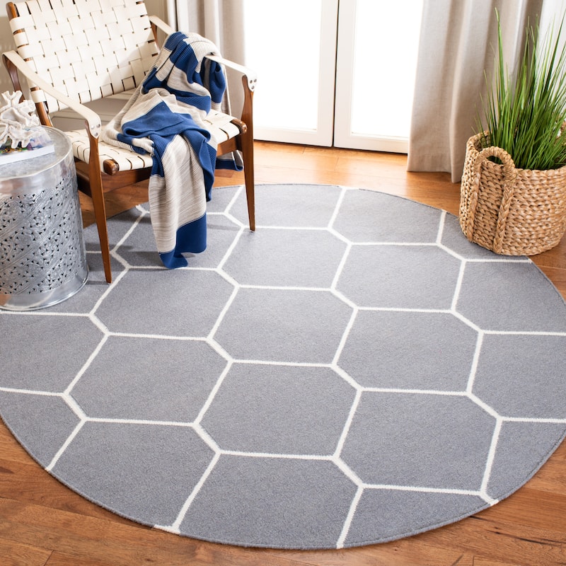 SAFAVIEH Handmade Flatweave Dhurries Walty Modern Moroccan Wool Rug - 6' Round - Grey/Ivory