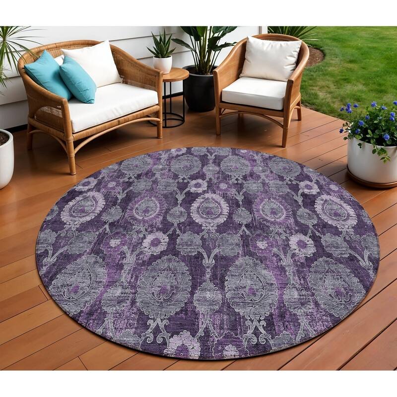 HomeRoots Damask Transitional Rectangle Outdoor Rug - 8' Round