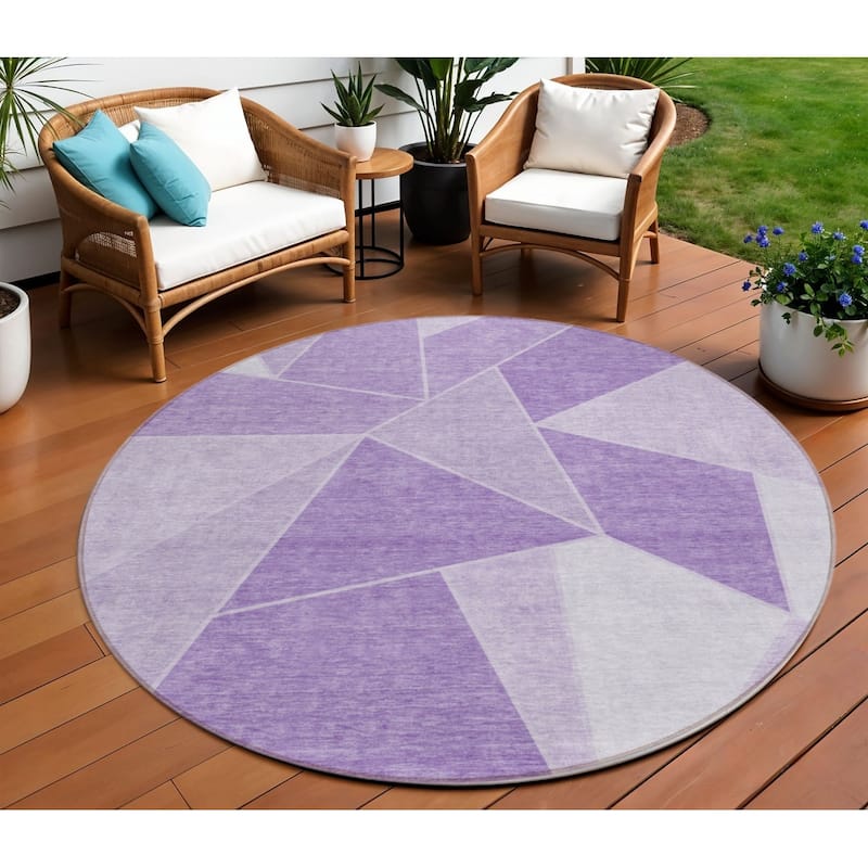 HomeRoots Geometric Transitional Rectangle Outdoor Rug - 8' Round