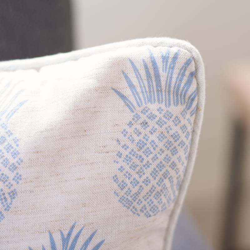 SAFAVIEH Goranka 18-inch Pineapple Pillow