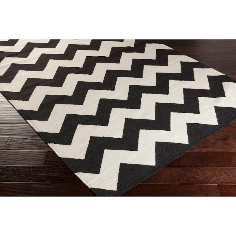 Hand-Woven Zoey Chevron Reverisble Flatweave Wool Rug (2' x 3')