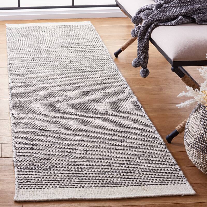 SAFAVIEH Handmade Natura Ludmila Farmhouse Wool Rug