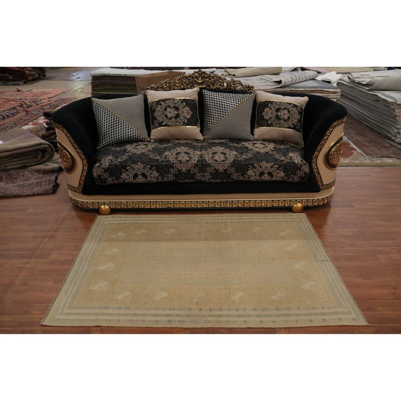 Hand Woven Southwestern Wool Beige Geometric Area Rug - 5' 10'' X 3' 10''
