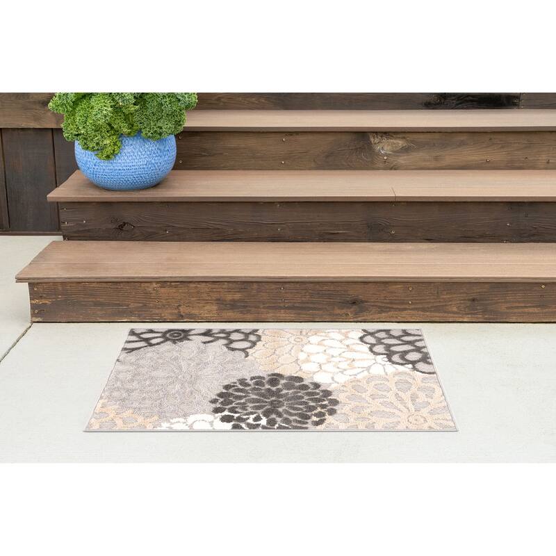 Origin Coastal Floral Indoor/Outdoor Area Rug - 2' x 3' - Beige/Gray