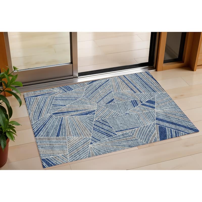 HomeRoots Geometric Transitional Rectangle Outdoor Rug - 3' x 5'