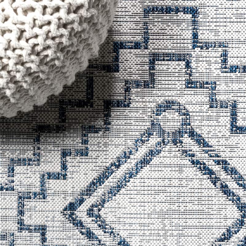 JONATHAN Y Carwa Diamond Tribal Medallion Indoor/Outdoor Area Rug