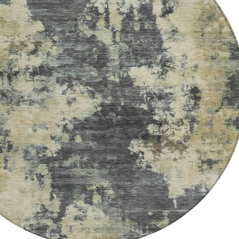 HomeRoots Abstract Transitional Rectangle Outdoor Rug - 8' Round