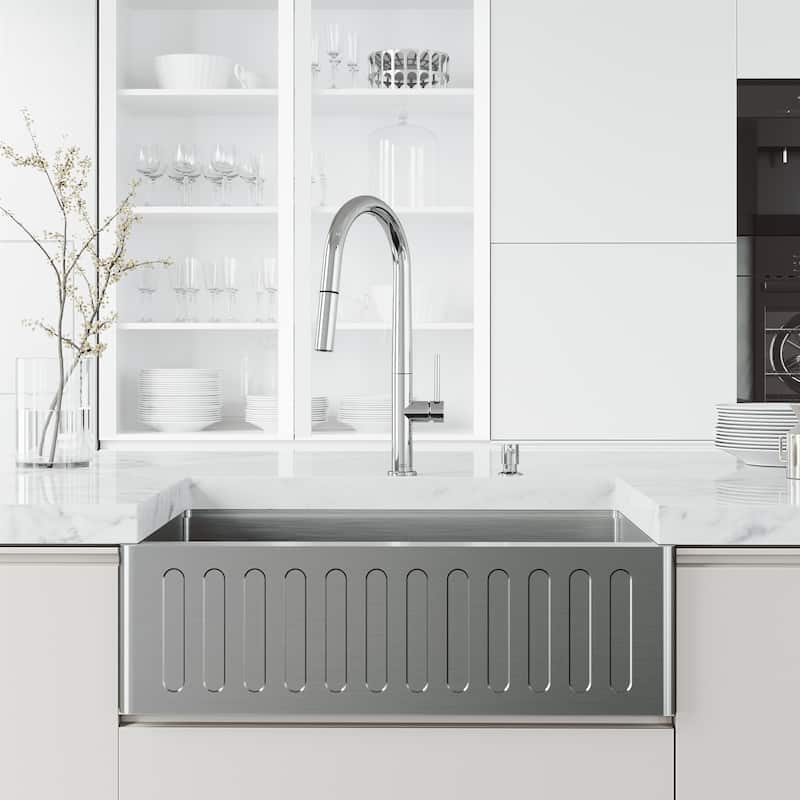VIGO Greenwich Pull-Down Spray Kitchen Faucet