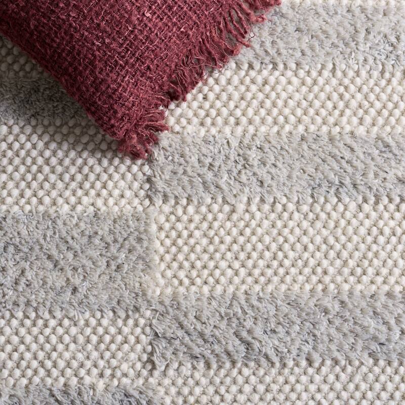 SAFAVIEH Handmade Natura Morane Wool Rug