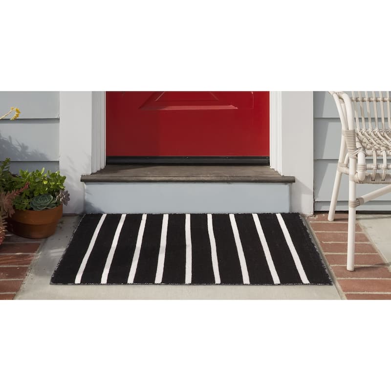 Liora Manne Sorrento Pinstripe Indoor/Outdoor Area Rug