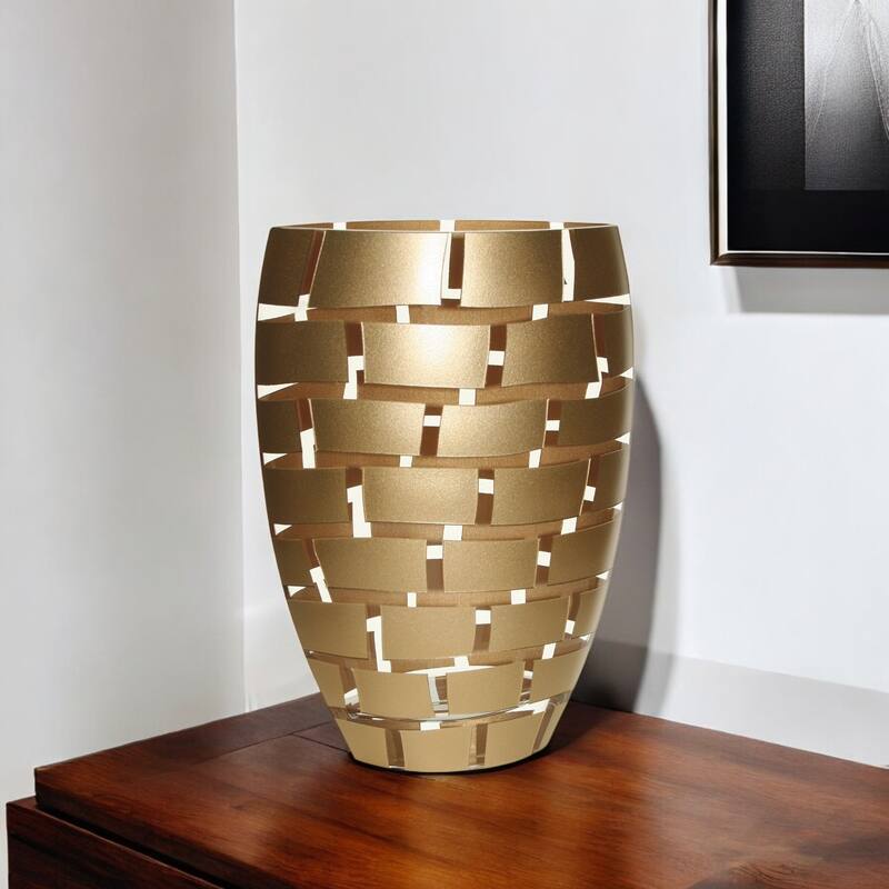 HomeRoots 12" Gold And Clear Geometric Oval Lead Free Crystal Table Vase - Gold