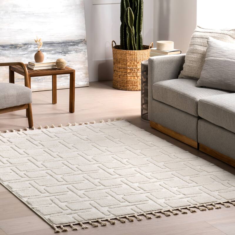 Nuloom Alafia High-Low Geometric Tasseled Area Rug - 5' 3" x 7' 6" - Off White - Rectangle