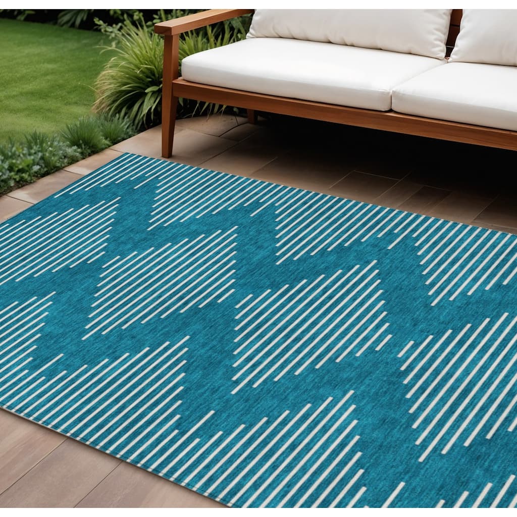 HomeRoots Geometric Transitional Rectangle Outdoor Rug