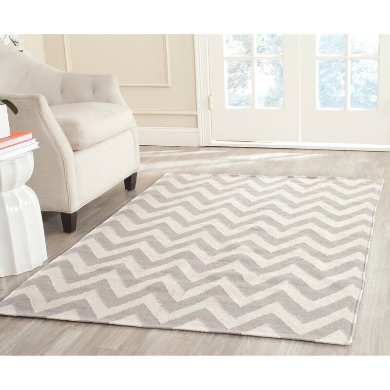 SAFAVIEH Handmade Flatweave Dhurries Naira Modern Wool Rug - 4' x 6' - Grey/Ivory