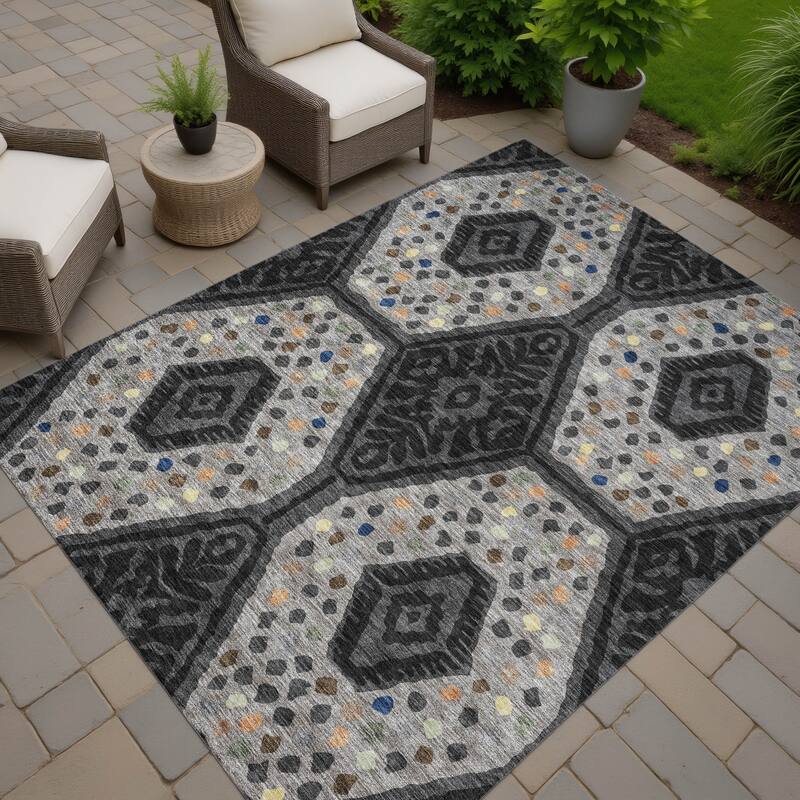 Machine Washable Indoor/ Outdoor Global Nipsey Chantille Rug