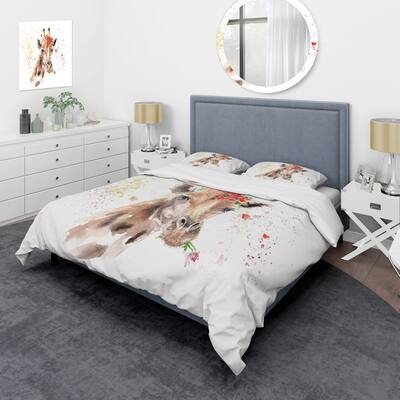 Designart 'Portrait of A Giraffe With Flowers III' Farmhouse Duvet Cover Set