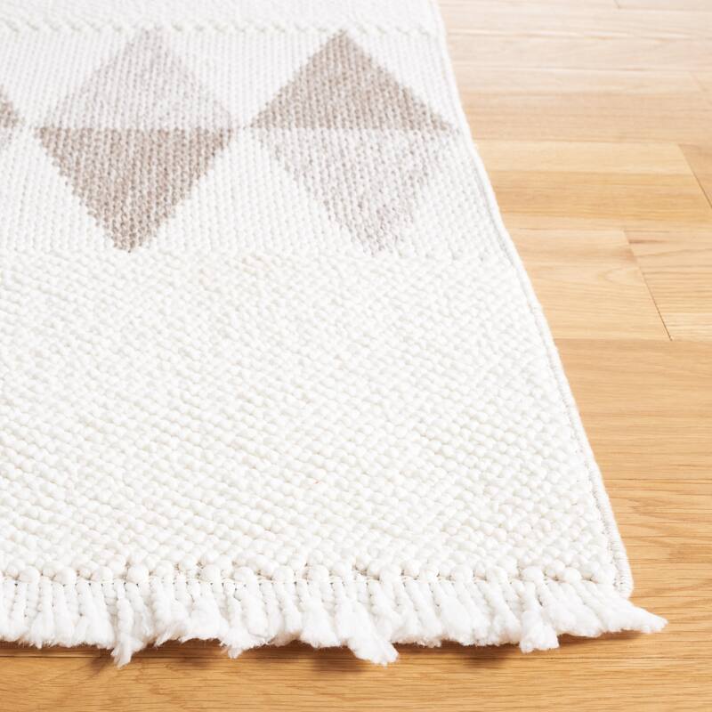 SAFAVIEH Lotus Luanne Rustic Rug - 5'3" x 7'6"