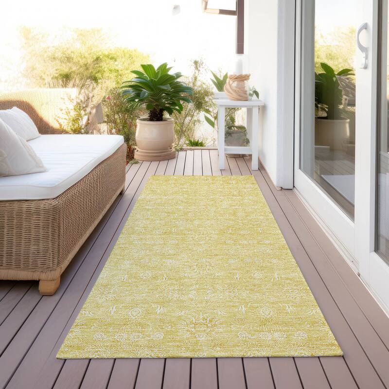 Machine Washable Indoor/ Outdoor Chantille Traditional Floral Rug