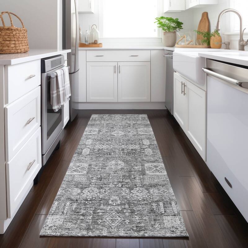 Machine Washable Indoor/ Outdoor Chantille Vintage Traditional Rug - Gray - 2'3" x 7'6"
