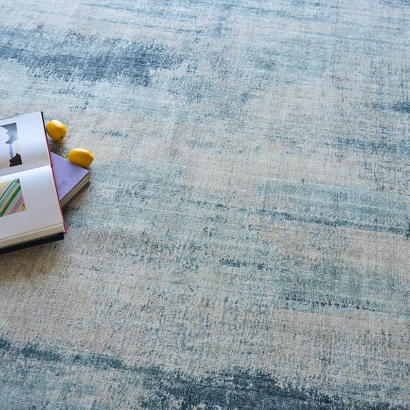 EXQUISITE RUGS Stone Wash Gazni Hand-loomed Wool/Bamboo Silk Blue Area Rug.