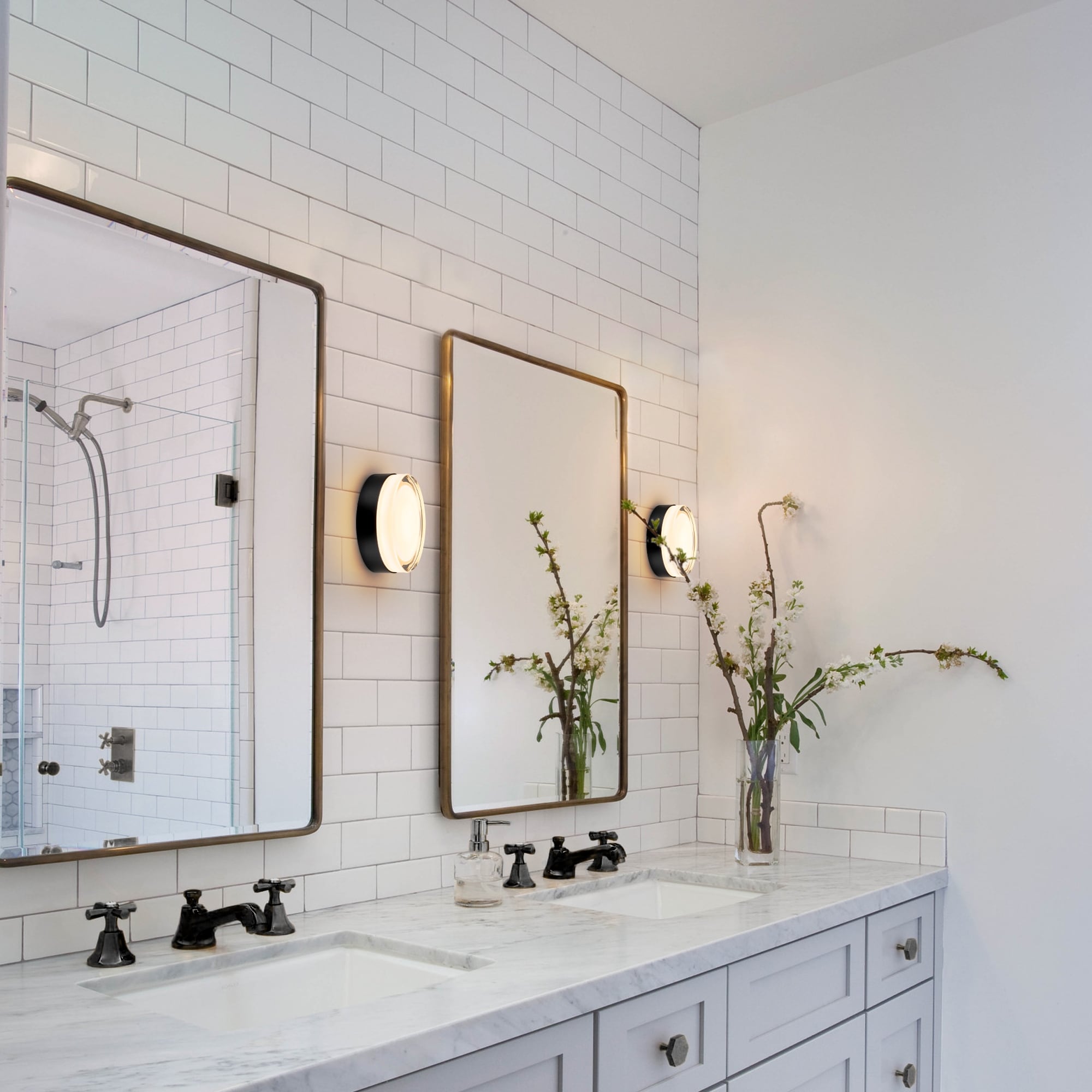 Circular bathroom ceiling light outlet