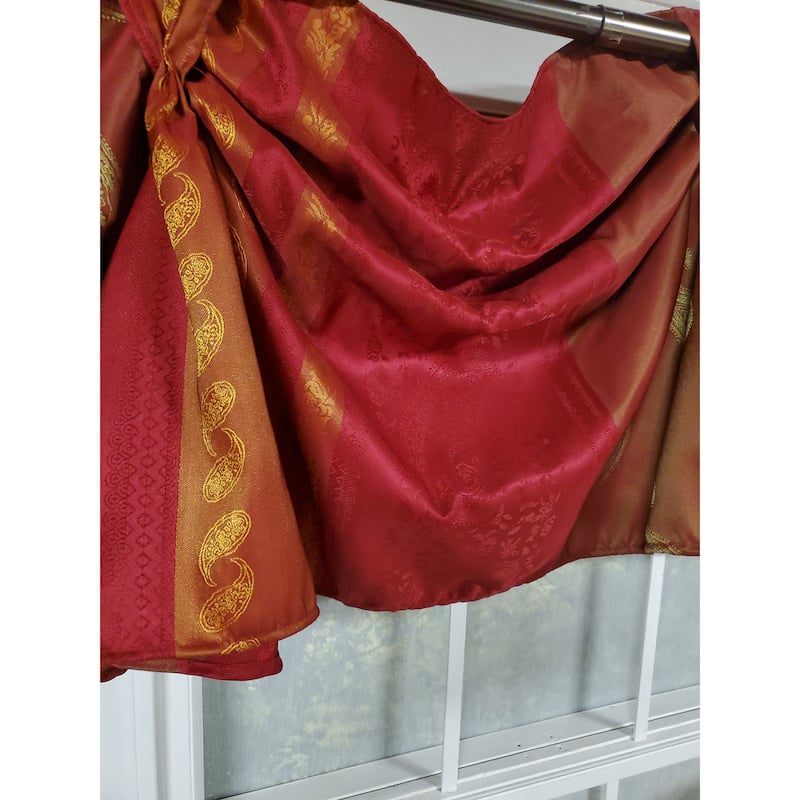 Nikoleta 2-Scoop Celebration Valance
