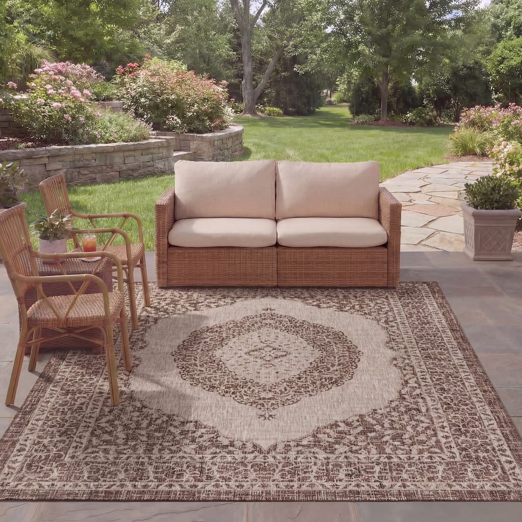 SAFAVIEH Courtyard Thoma Medallion Indoor/ Outdoor Waterproof Patio Backyard Rug