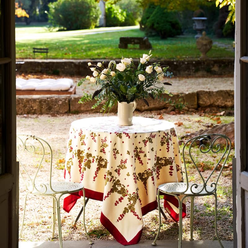 Gooseberry Square Red/ Green Cotton Tablecloth