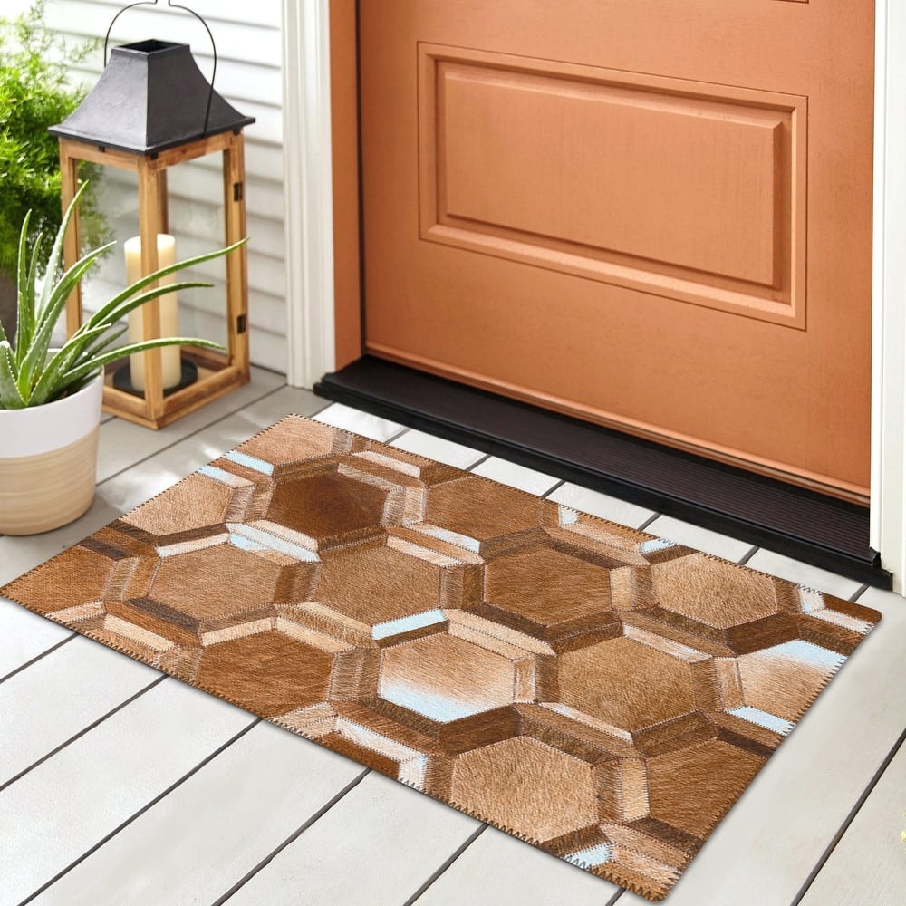 Indoor/ Outdoor Laredo Hexegon Faux Hide Patchwork Washable Area Rug