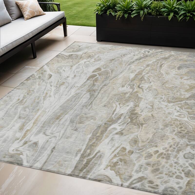 HomeRoots Abstract Contemporary Rectangle Outdoor Rug - 5' X 8'