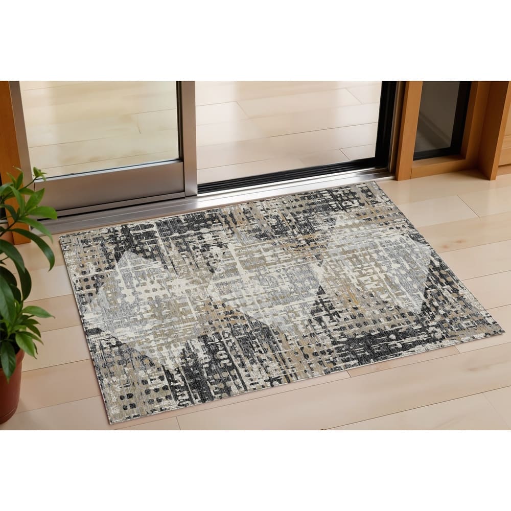 HomeRoots Geometric Transitional Rectangle Outdoor Rug