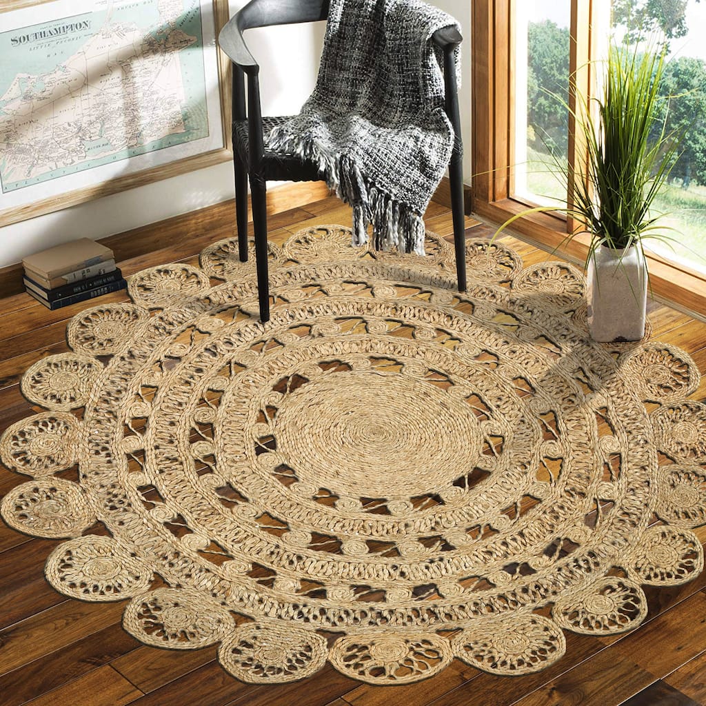 Sevita Bera Farmhouse Hand-Braided Jute Round Indoor Area Rug