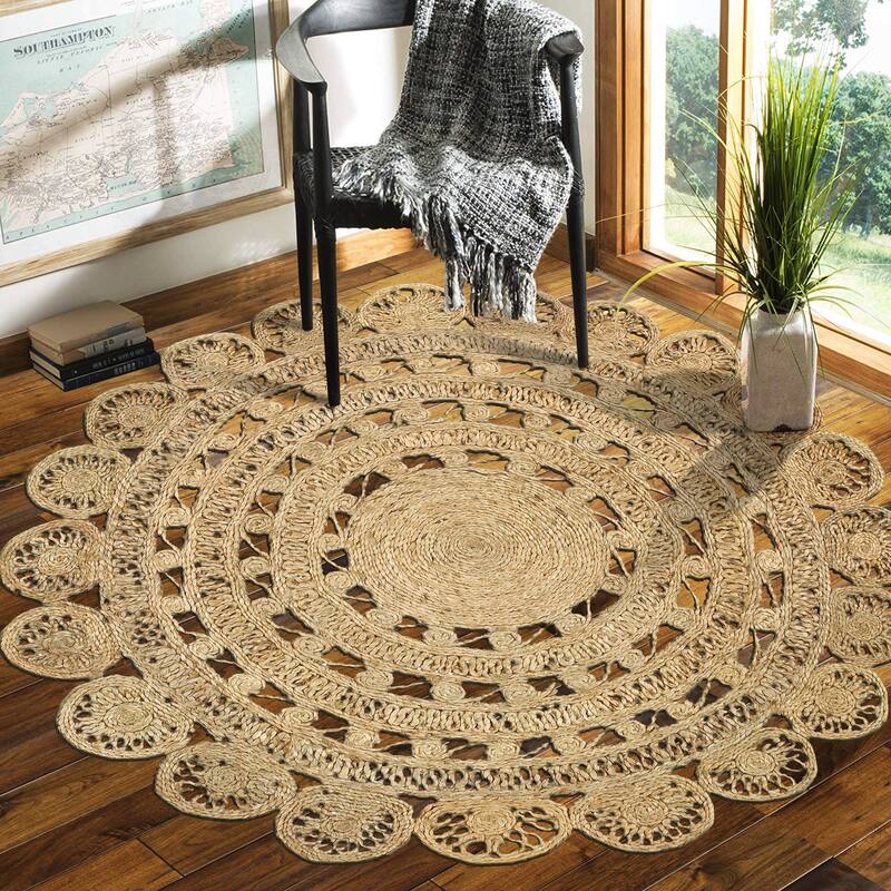 Sevita Bera Farmhouse Hand-Braided Jute Round Indoor Area Rug