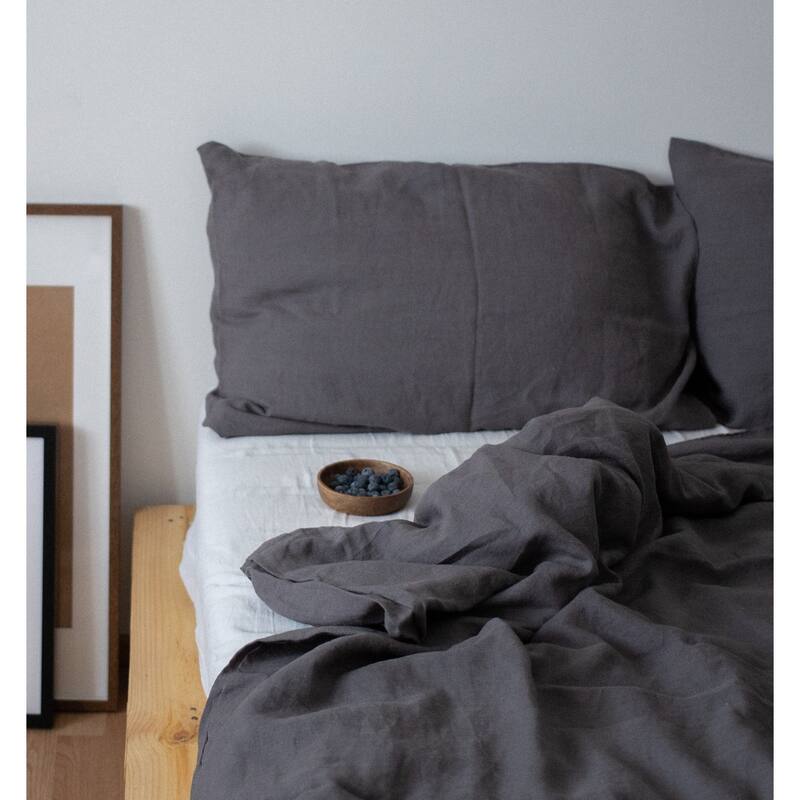 Highland Feather 100% French Linen Pillowcases - Set of 2 - Linen Bedding Set - Classic Luxury - Ultra-Soft and Breathable - King - Silver Grey