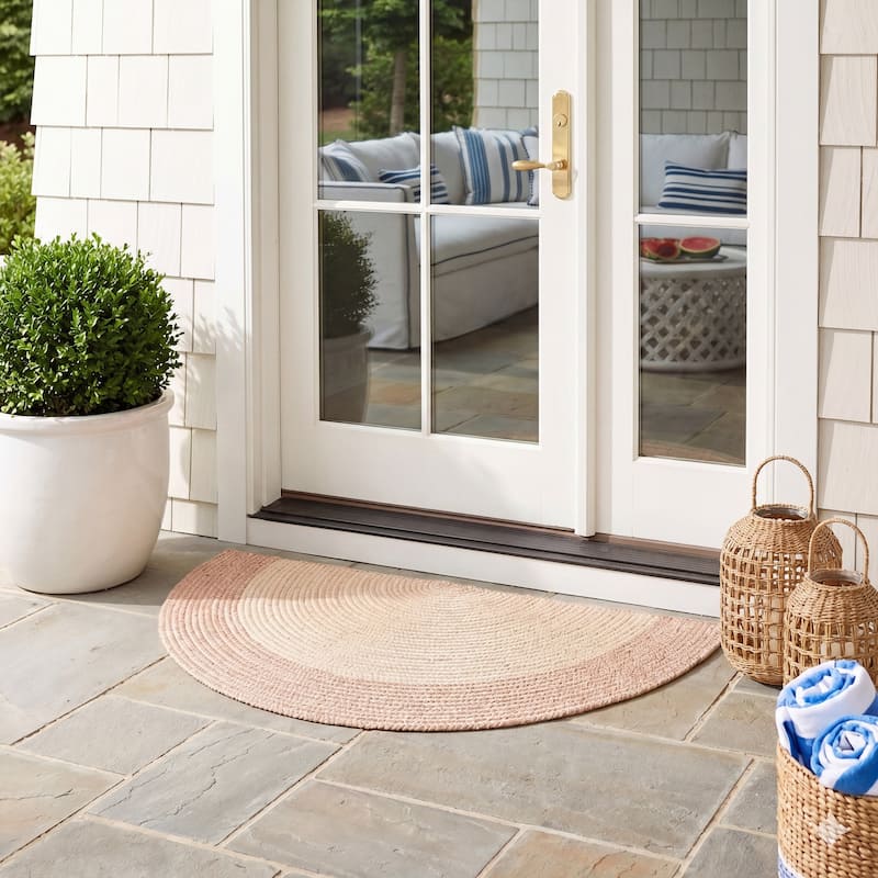 SAFAVIEH Handmade Braided Blodwen Washable Indoor/Outdoor Rug - Weather Resistant & Easy Cleaning