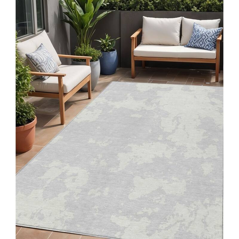 HomeRoots Abstract Transitional Rectangle Outdoor Rug - 5' X 8'