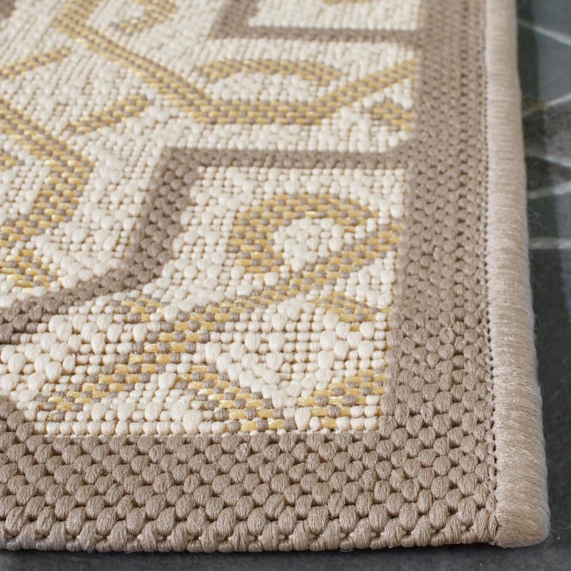 SAFAVIEH Courtyard Liisbet Indoor/ Outdoor Waterproof Patio Backyard Rug
