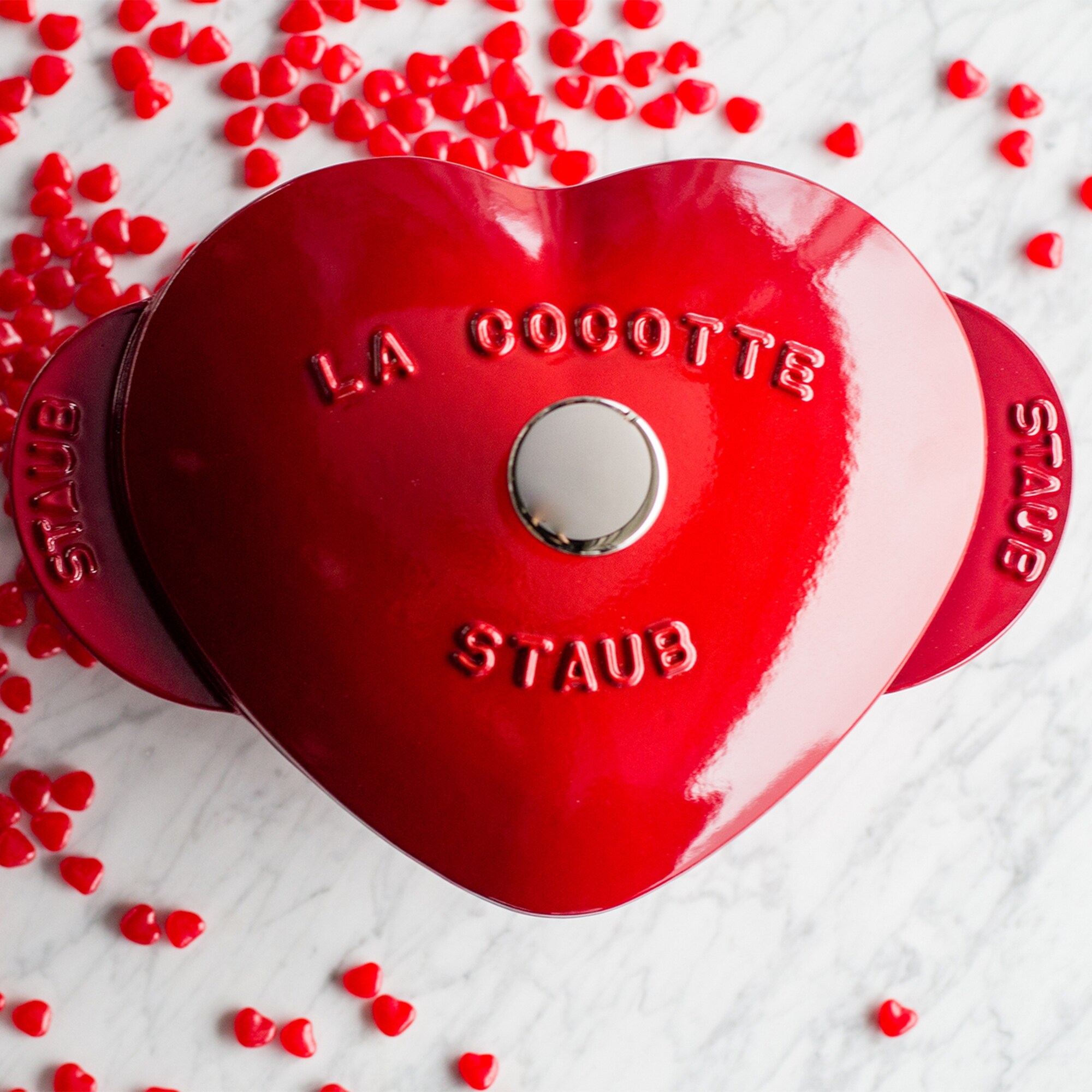 Staub Cast Iron 1.75-qt Heart Cocotte - Overstock - 15076863