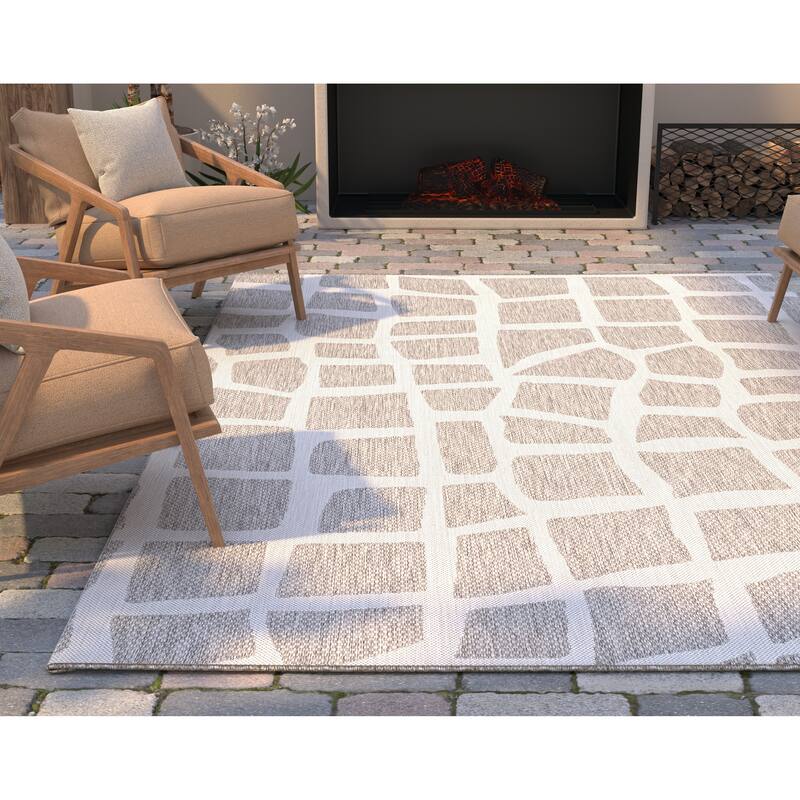 Bovence Global Giraffe Indoor/Outdoor Rug by Havenside Home