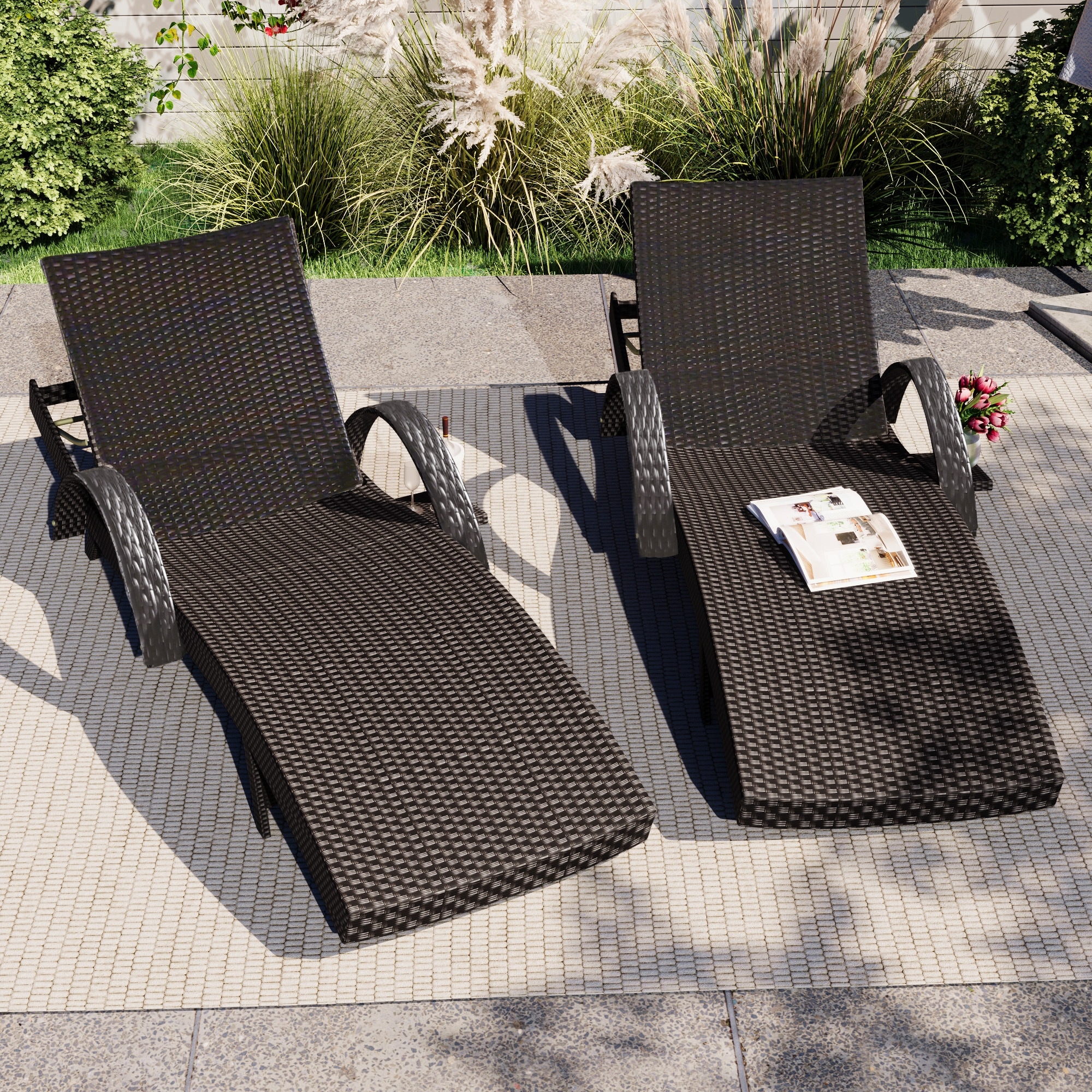 Outdoor Wicker Chaise Lounge w/Adjustable Backrest，Patio Reclining Chair w/Pull-out Side Table