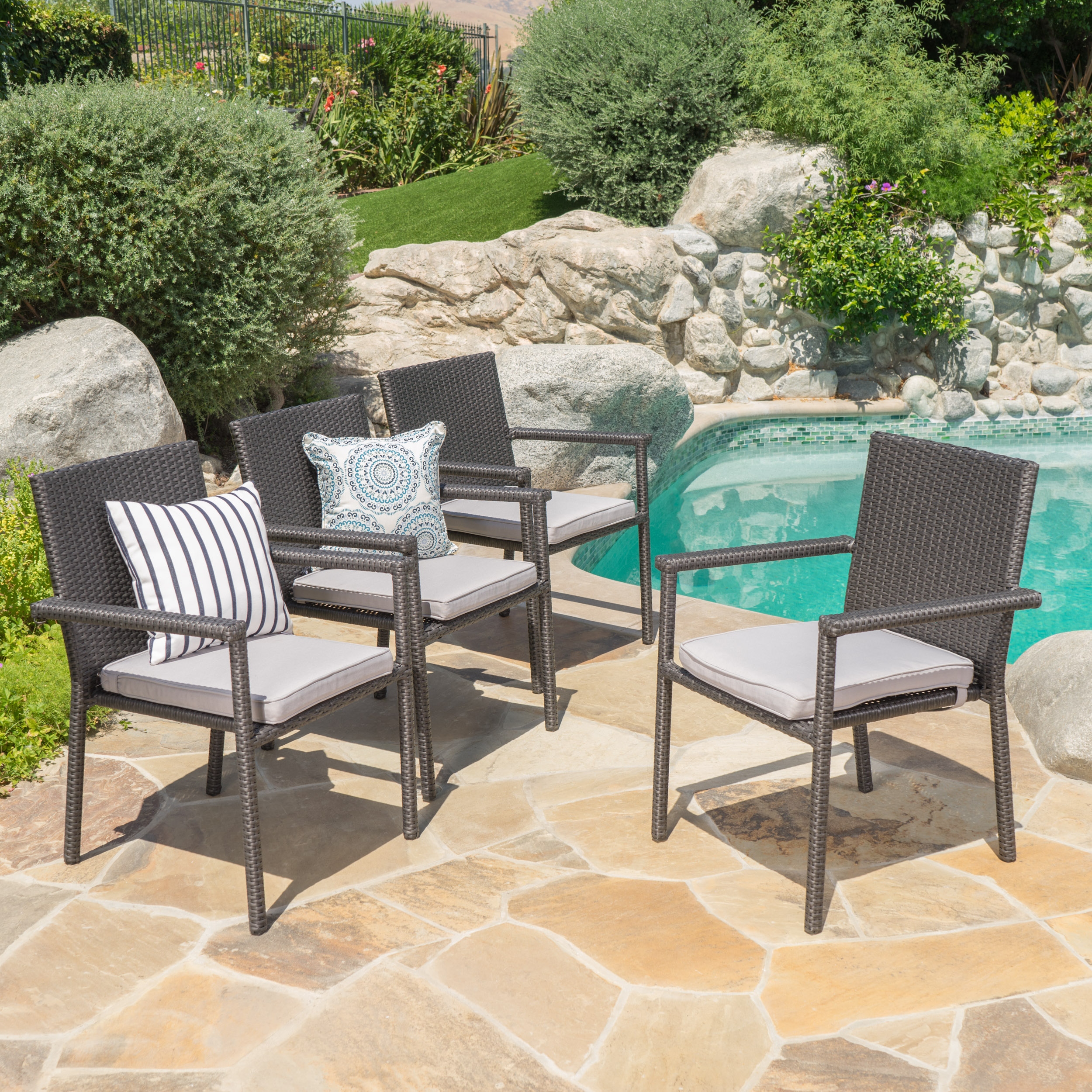 Outdoor wicker dining chairs best sale set of 4