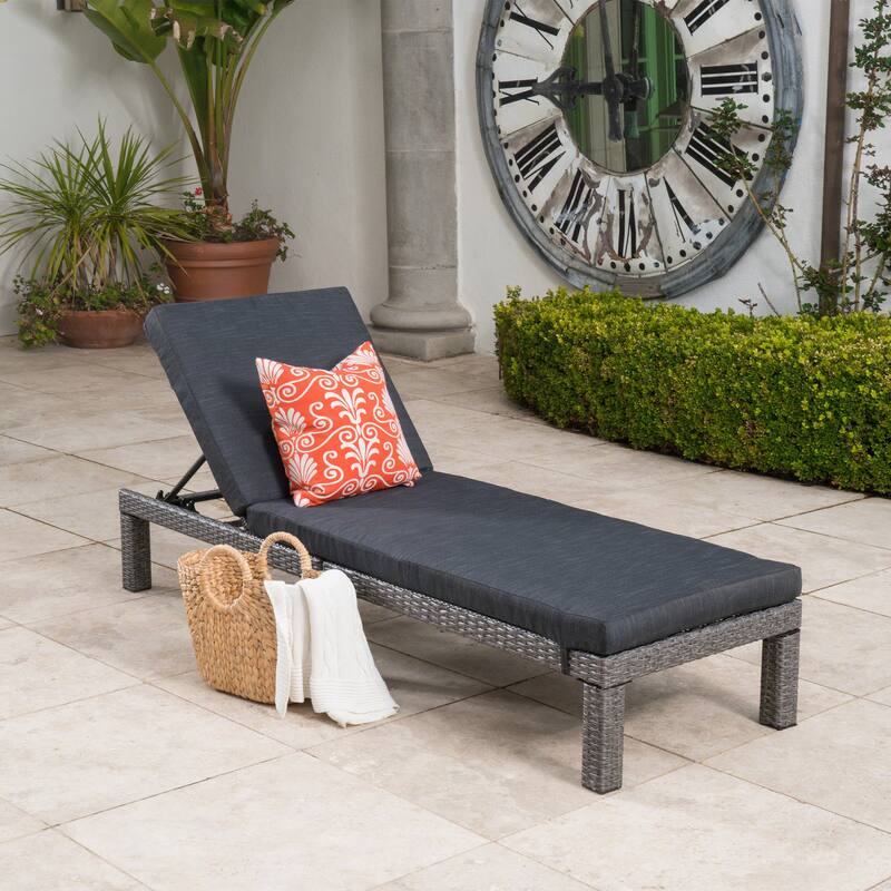 Rustic Wicker Outdoor Chaise Lounge Chair with Water-Resistant Cushion for Patio Poolside Garden