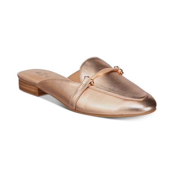 almond toe sandals