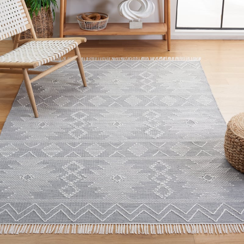 SAFAVIEH Handmade Flatweave Kilim Shonagh Rustic Boho Rug - 4' x 6' - Grey/Ivory