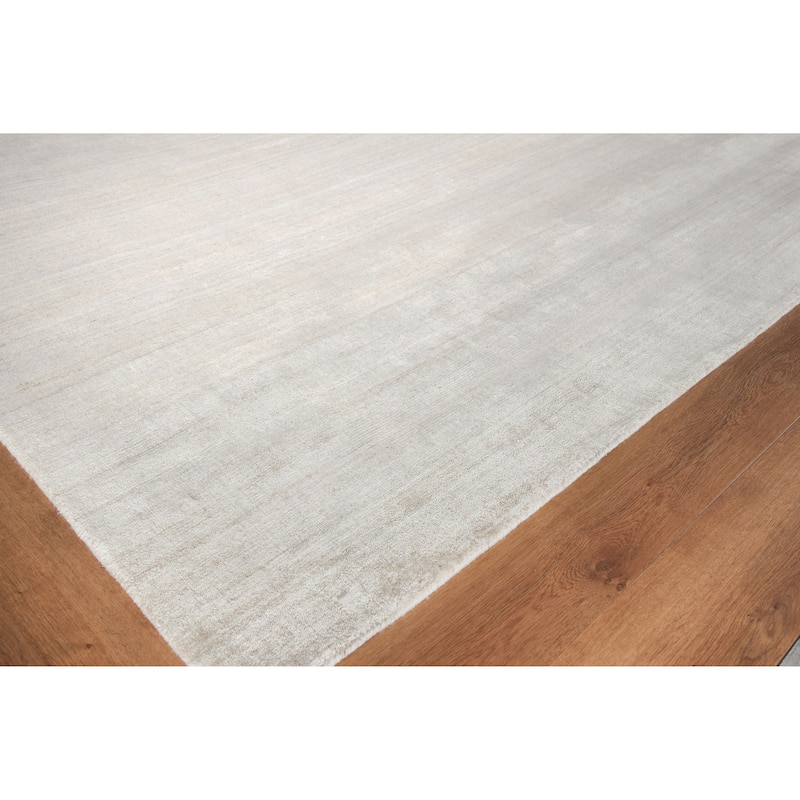 EXQUISITE RUGS Sanctuary Hand-loomed Bamboo Silk/Wool Ivory/Grey Area Rug.