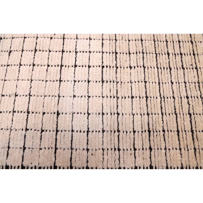 ECARPETGALLERY Hand Loomed Ananda Ivory Silk Rug - 5'6 x 8'5