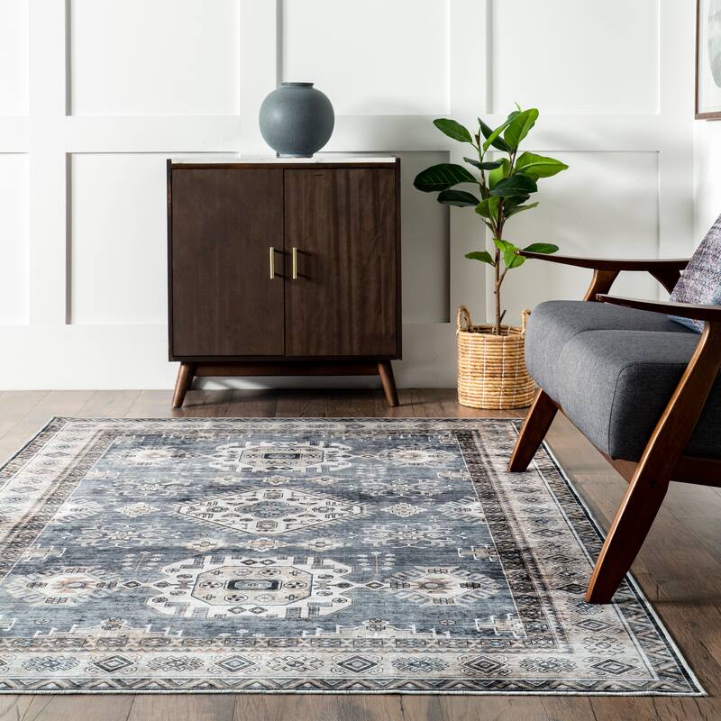 Nuloom Evelina Traditional SplashGuard Machine Washable Area Rug