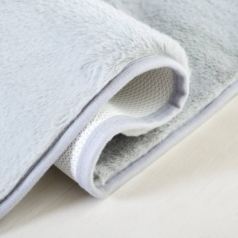 SAFAVIEH Faux Rabbit Auzinda Washable Fur Solid Shag Rug