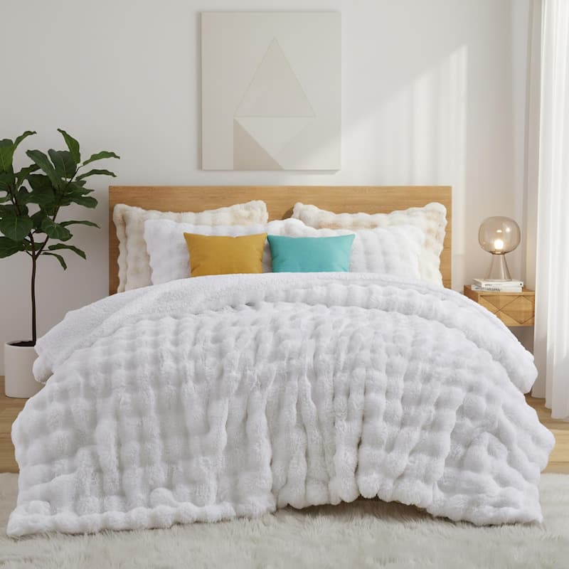 3 Pieces Fluffy Faux Rabbit Fur Comforter Set, Plush Fuzzy Bedding Set for Winter - King - White